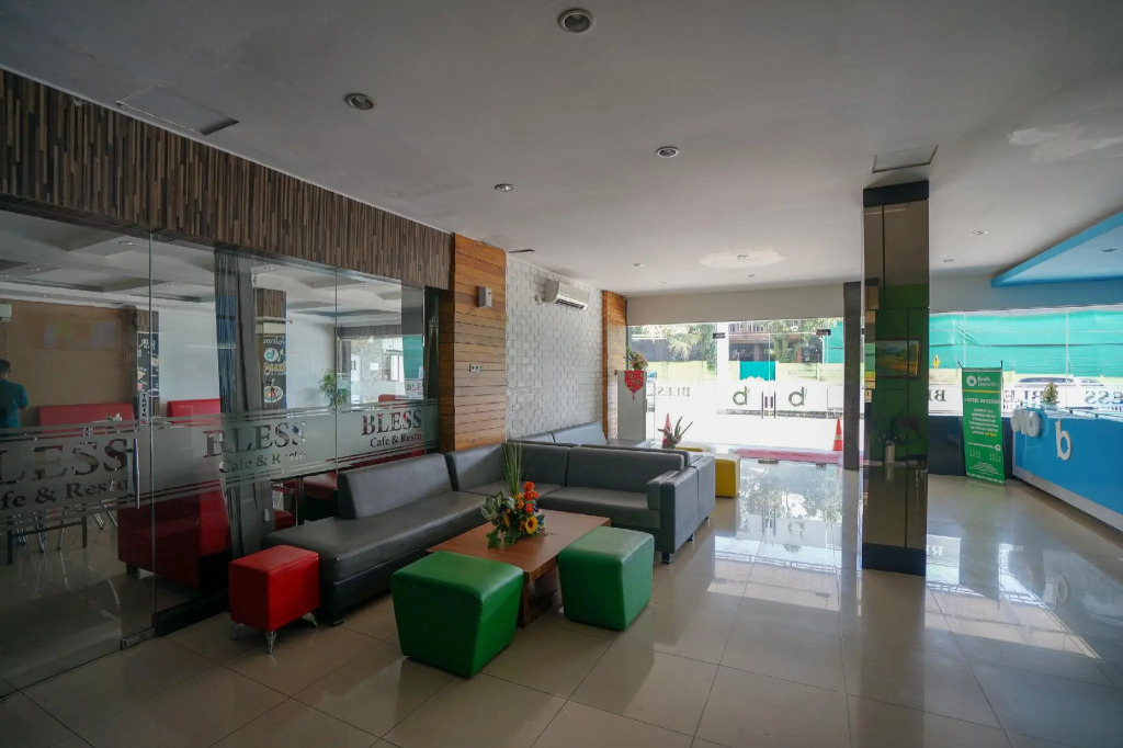 OYO 575 Blessing Hotel