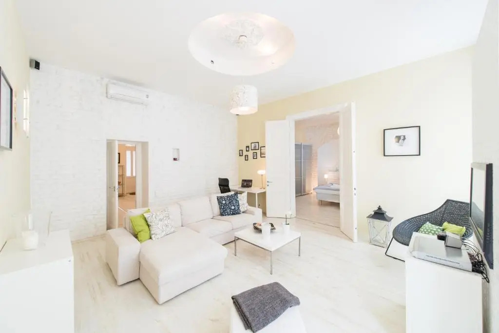 City Park - 2BR / Sleeps 4 / AC / Netflix! (MA18)