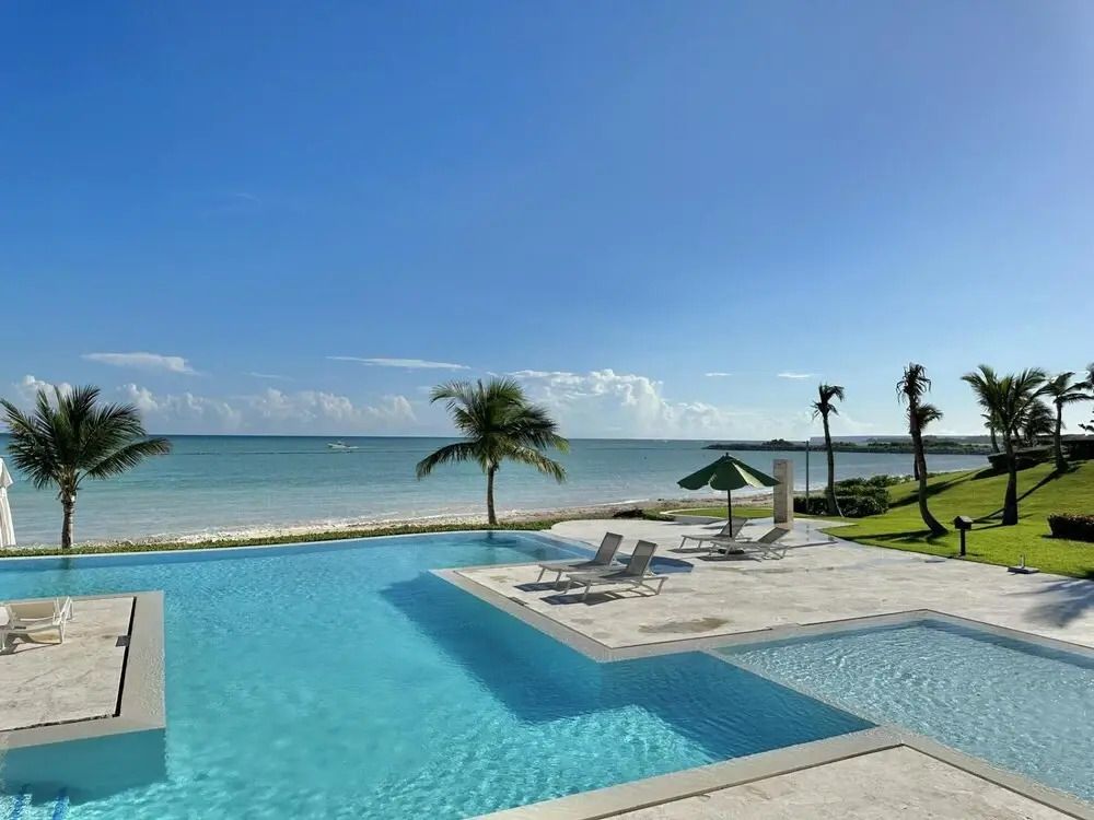 Amazing Ocean-front Studio With Sofa bed in Resort
