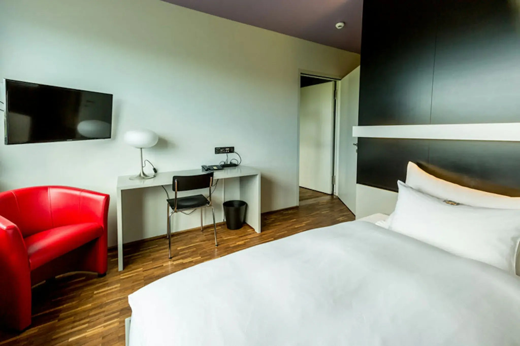 Dasbreitehotel am Rhein