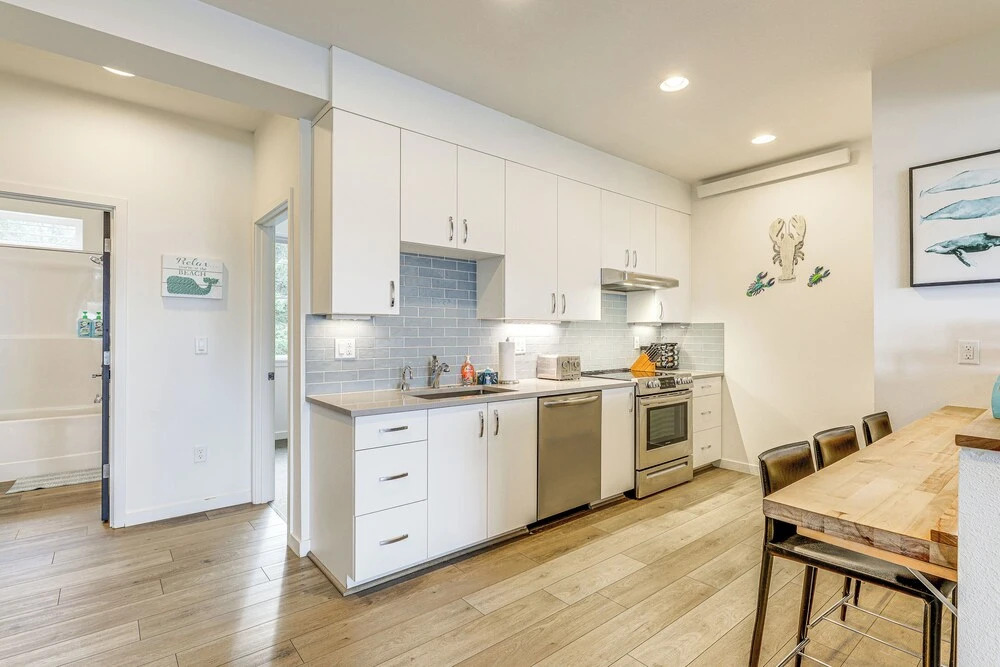 Depoe Bay Townhome w/ Deck & Stunning Ocean Views!