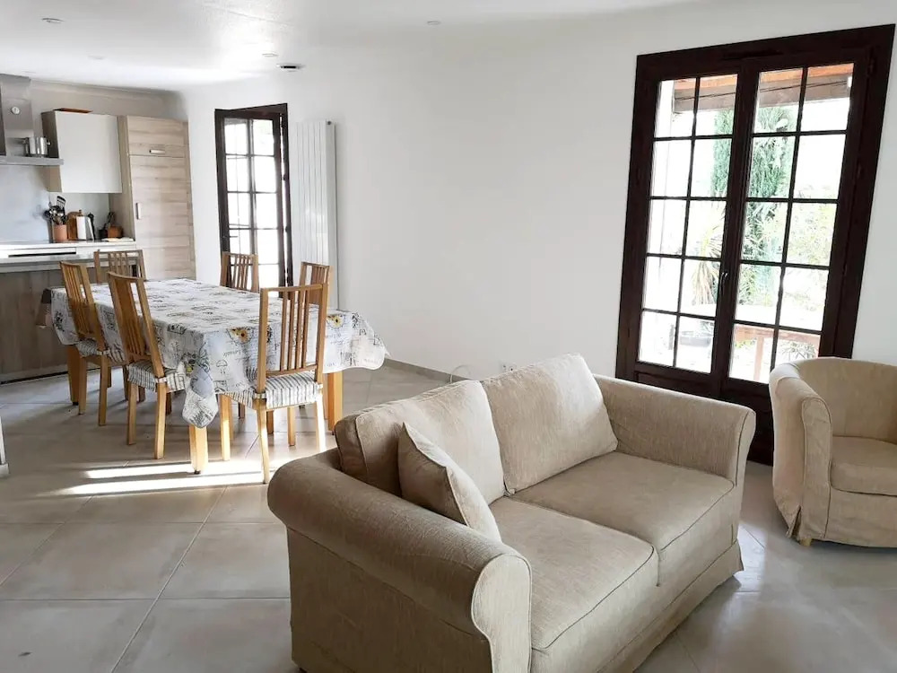 Villa With 4 Bedrooms in L'isle-sur-la-sorgue, With Private Pool and Enclosed Garden