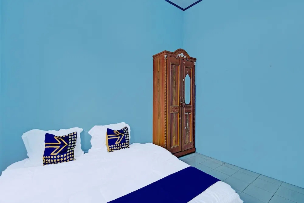 SPOT ON 91918 Najla Guest House Syariah