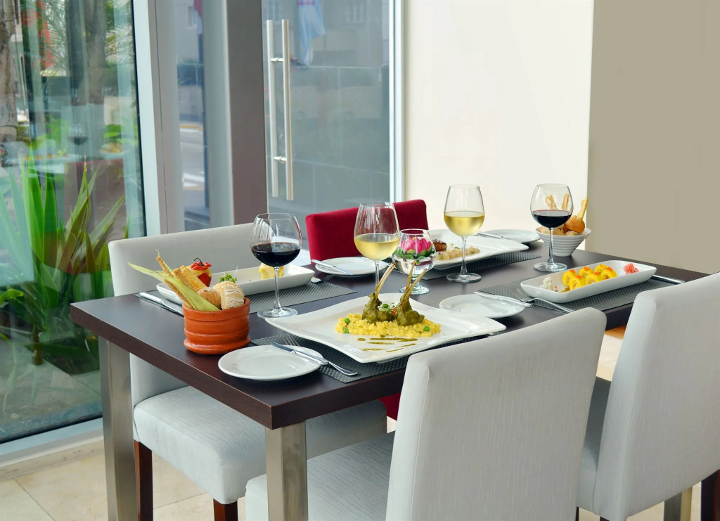 Sol de Oro Hotel & Suites