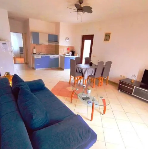Apartments Grbac Veli Rat-Seaside