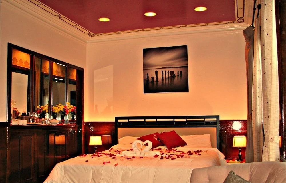 Royalton Suites
