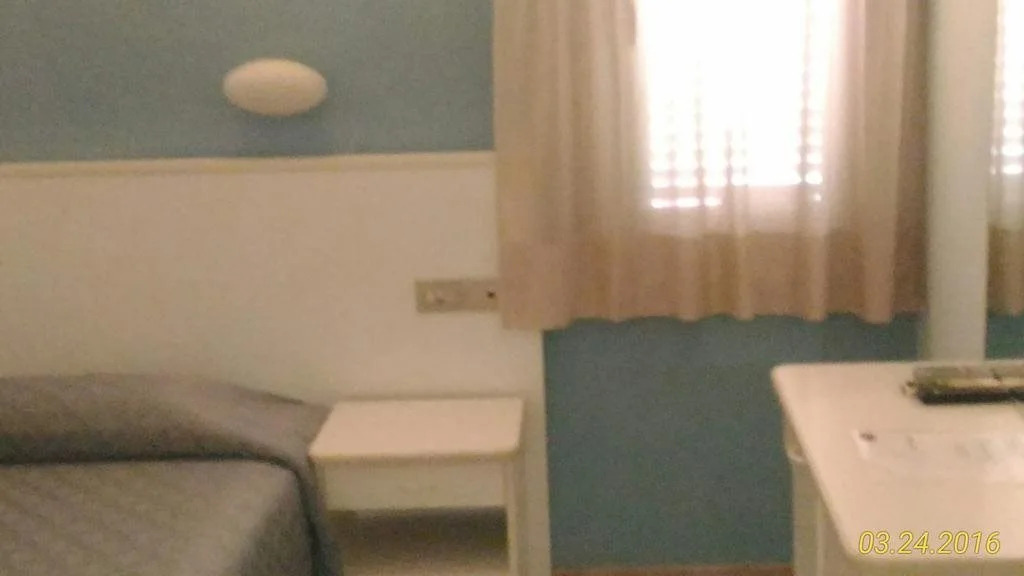 R&B Hotel