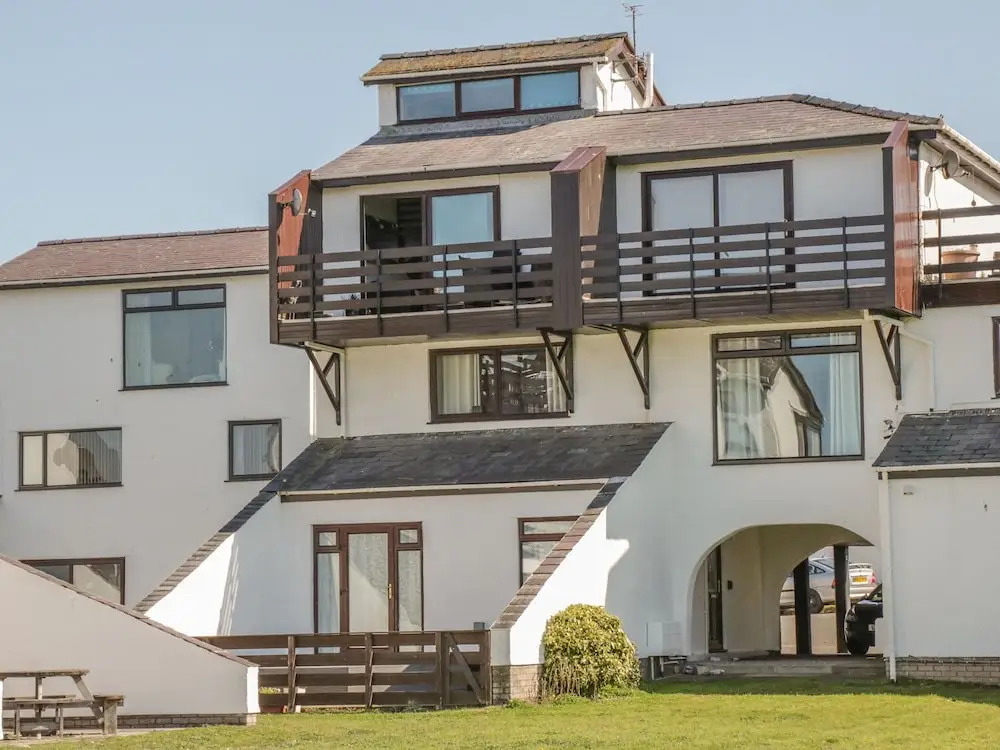 11 Deganwy Beach