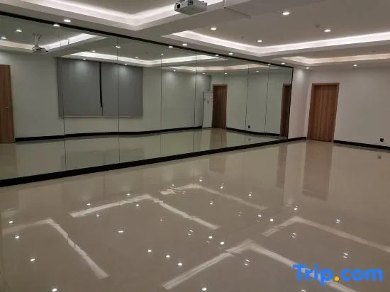 Yichun Kangju Hot Spring Hotel