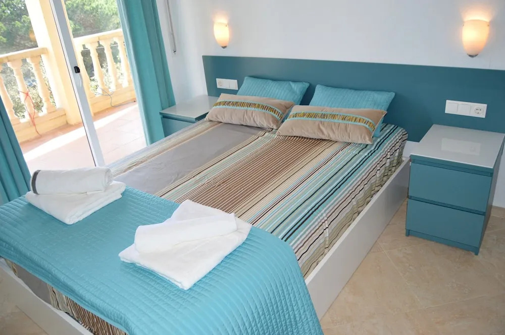 Santa Flora Holiday House