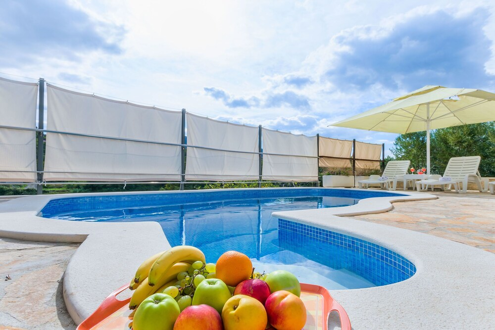 Villa Holiday home Zvecanje