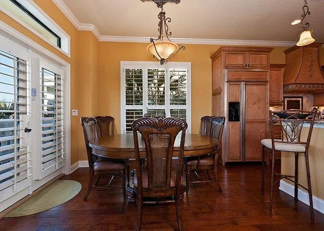 Tuscany By the Sea 5 Br home by RedAwning