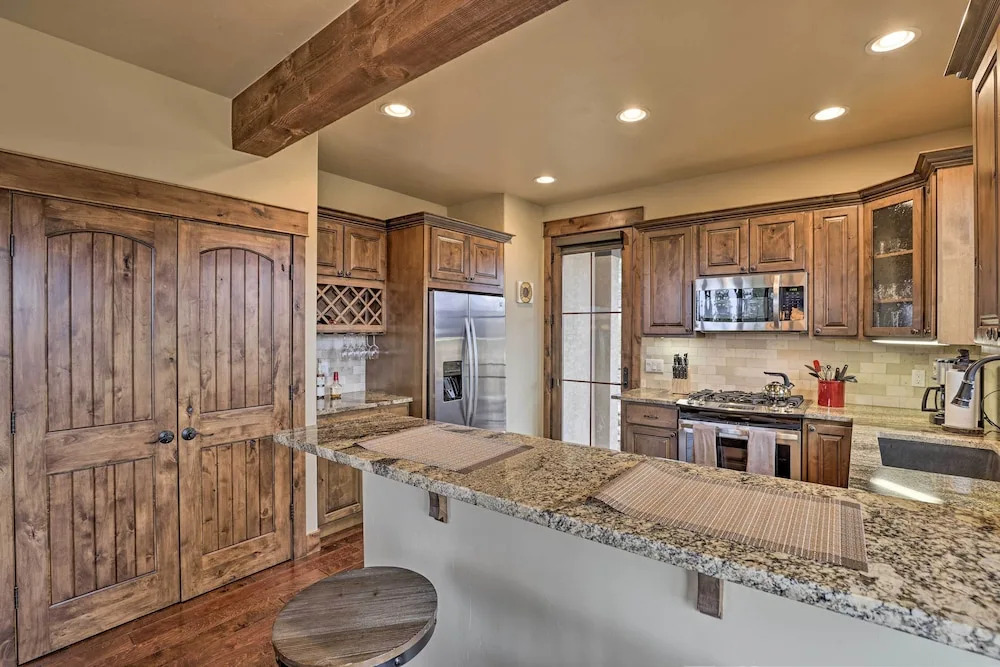 Luxurious Fraser Townhome w/ Private Hot Tub!
