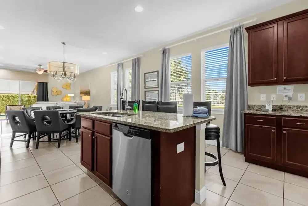 7601-7-bl-designer Decorated With Whimsical Themed Rooms