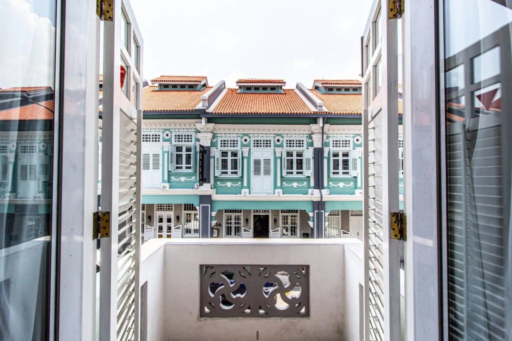 A Hotel Chinatown