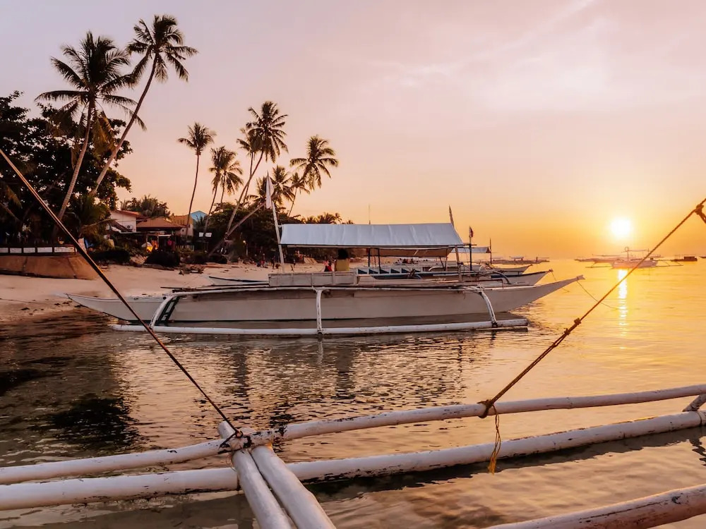 Mad Monkey Panglao