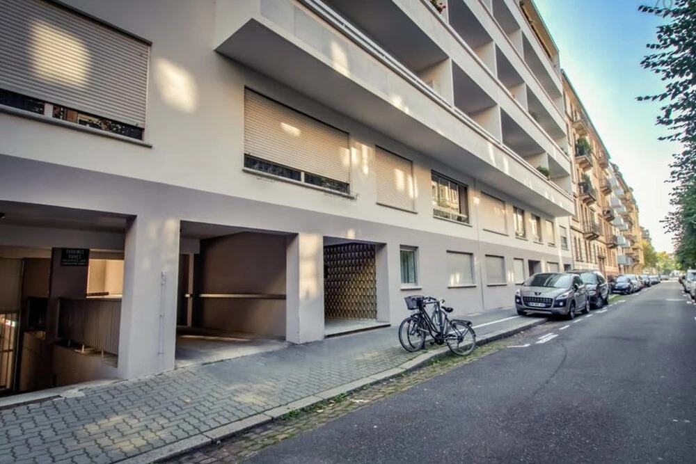 Nice 2 Rooms in European District