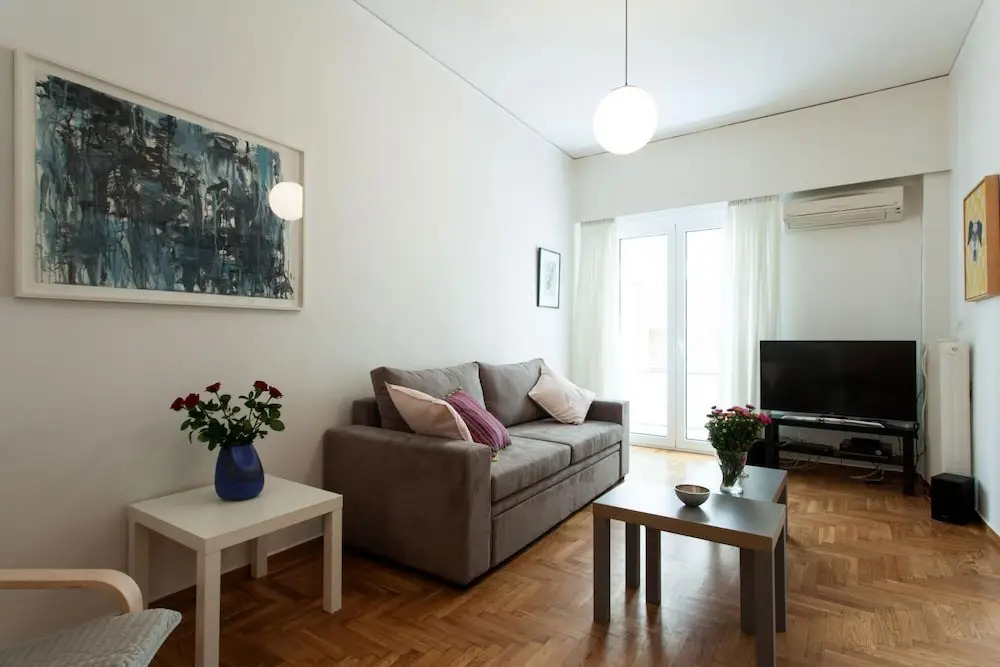2 Bdrm apt for up to 6 Guests Next to Acropolis Museum