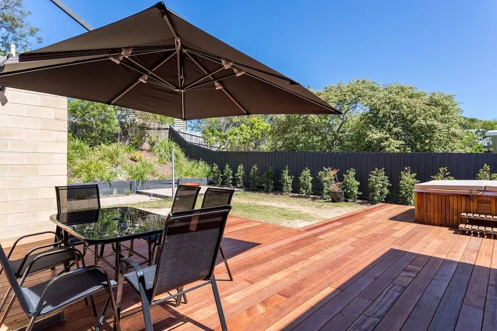 Caxton Beach House - hot tub spa
