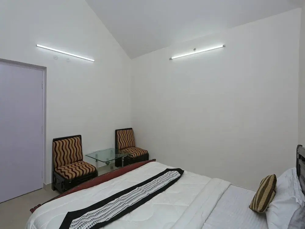 OYO 11726 Home Cozy 2BHK Valley View