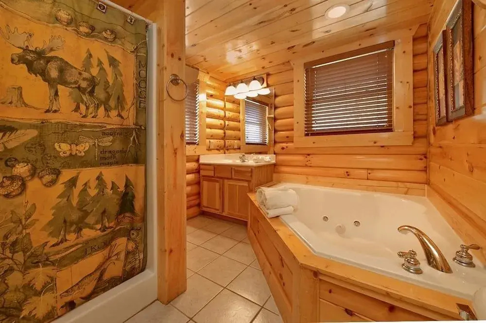 Affordable Cozy Cabin with Firepit Gameroom