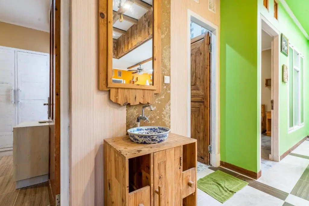 Jimbaran Cozy House & Bunk Bed