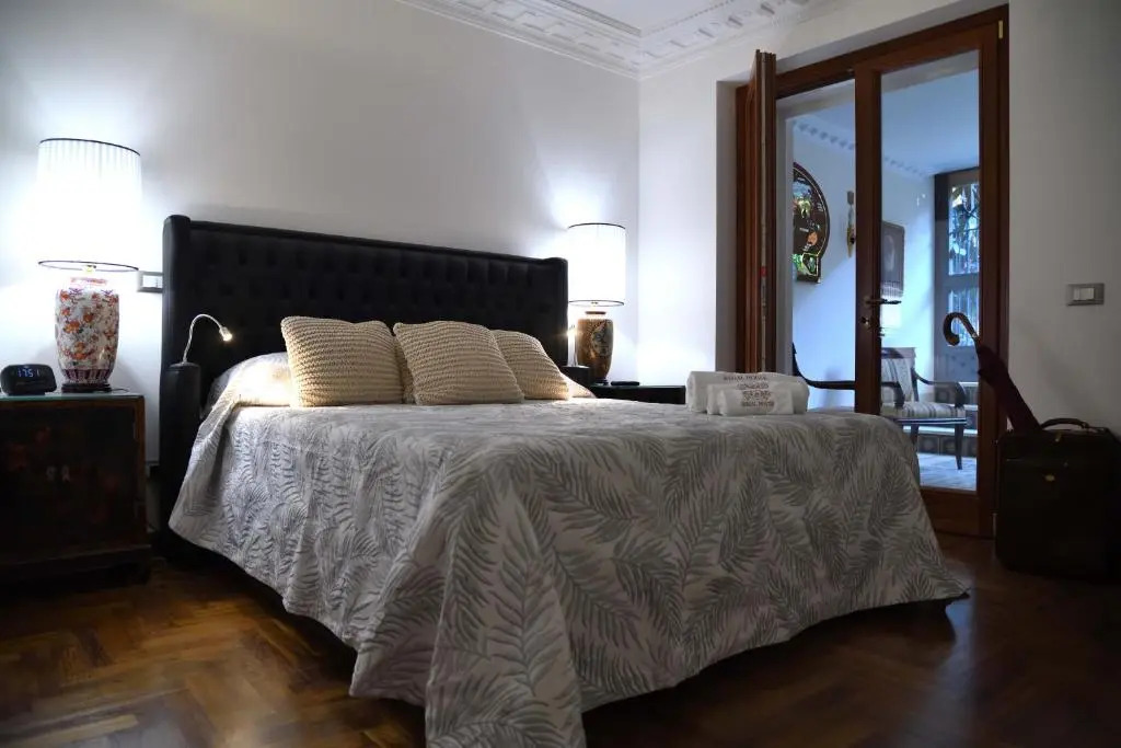 Regal House Roma Capucci 6