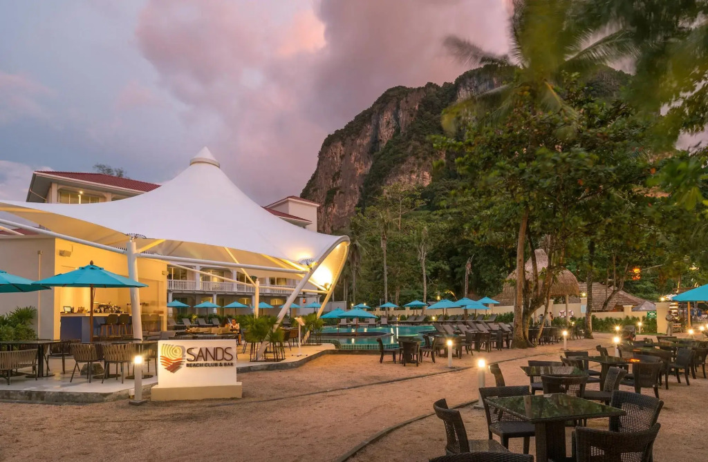 Отель Centara Ao Nang Beach Resort and Spa Krabi