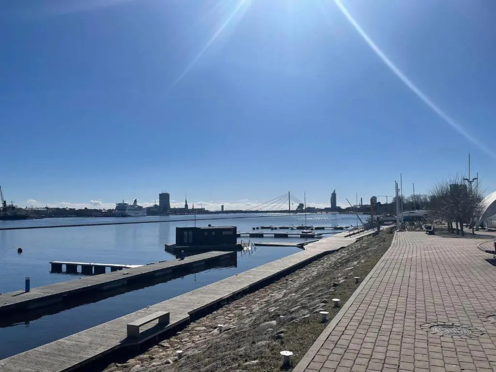 Beautiful 2-bedroom apartment 5 min from center with free parking