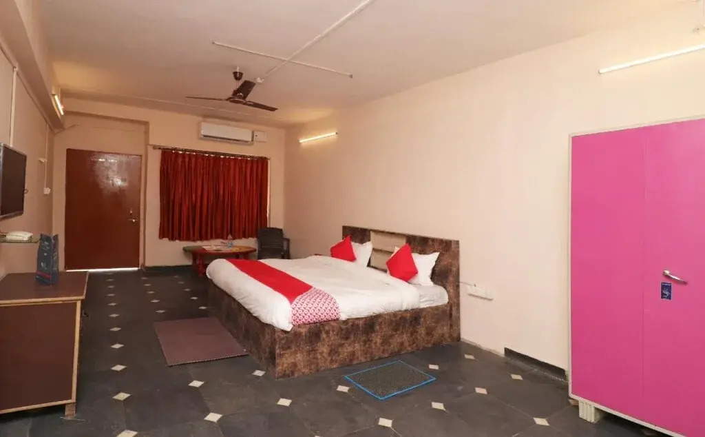 Sai Yatri Niwas By OYO Rooms
