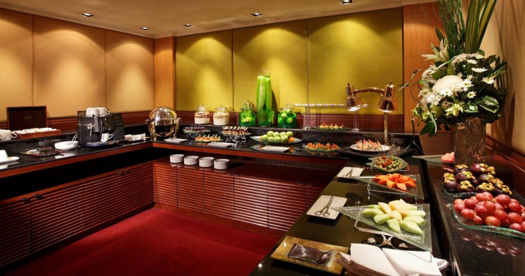 Holiday Inn Bangkok Silom by IHG