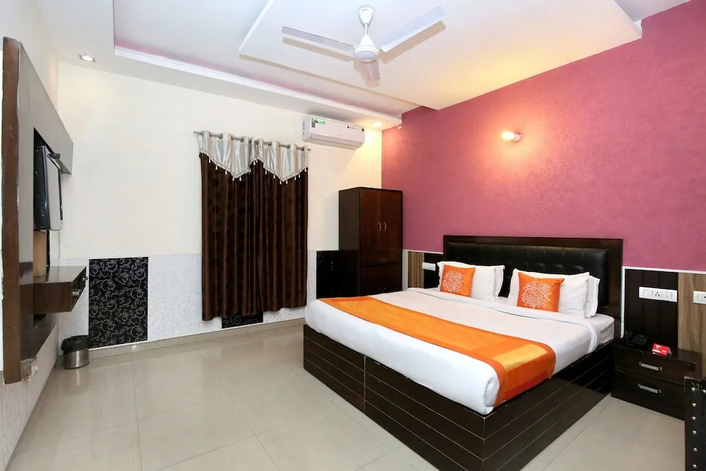 OYO 5026 Preet Hotel