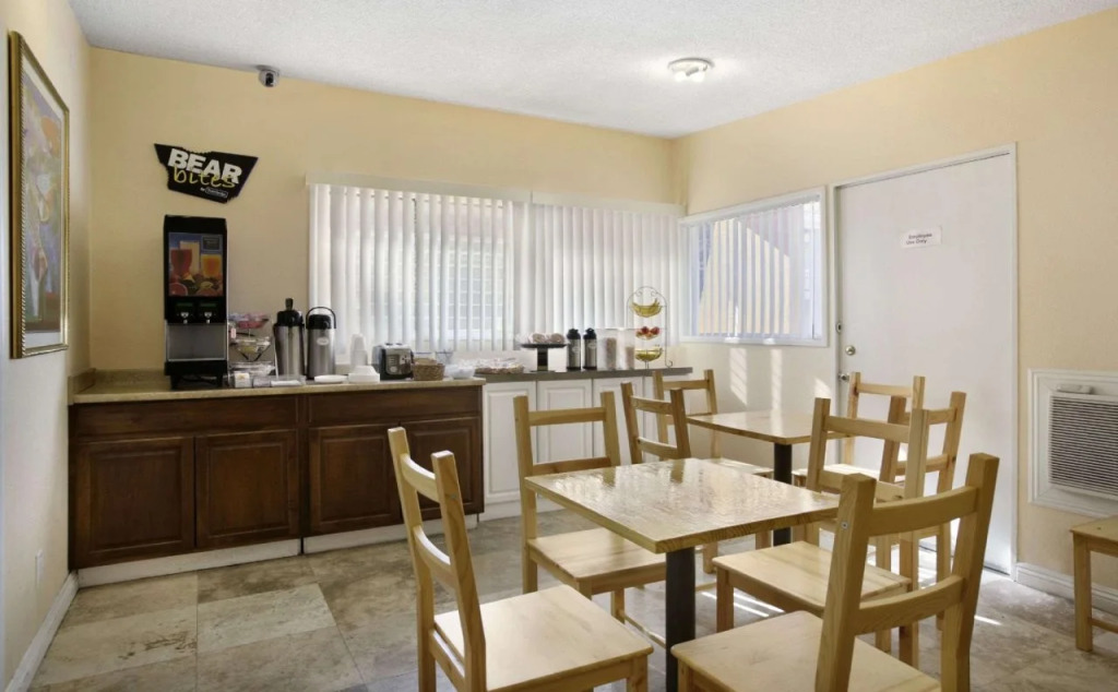 Sol Springs Inn
