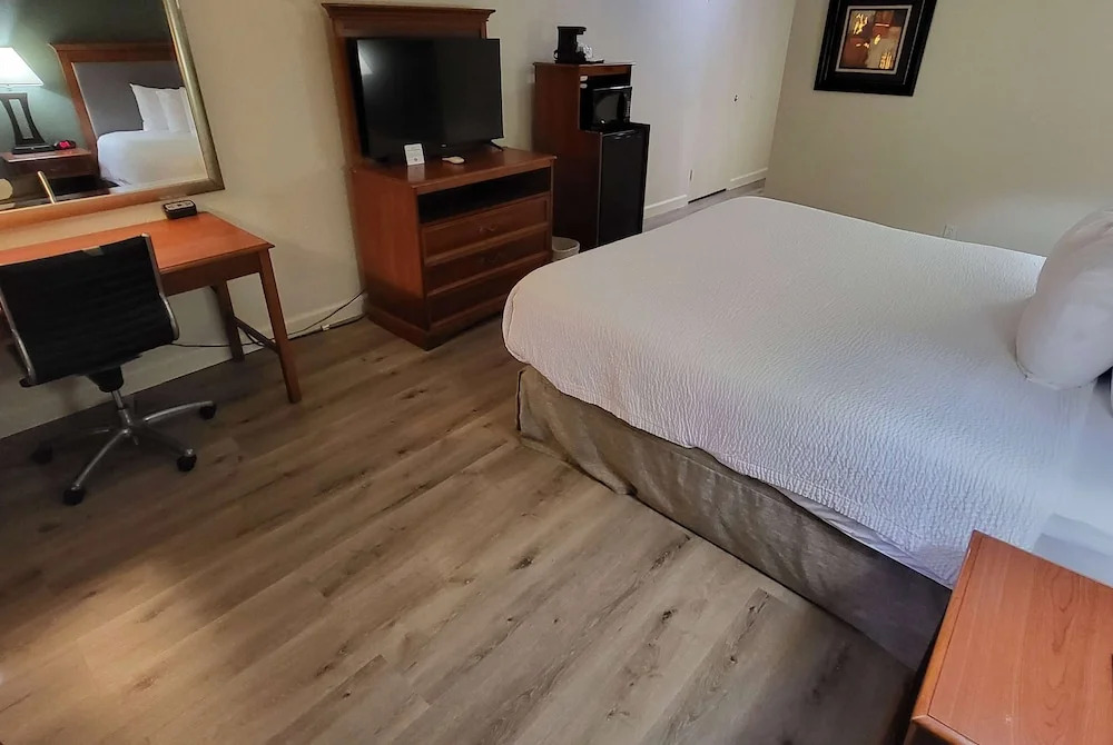 Hotel Monarchy & Suites