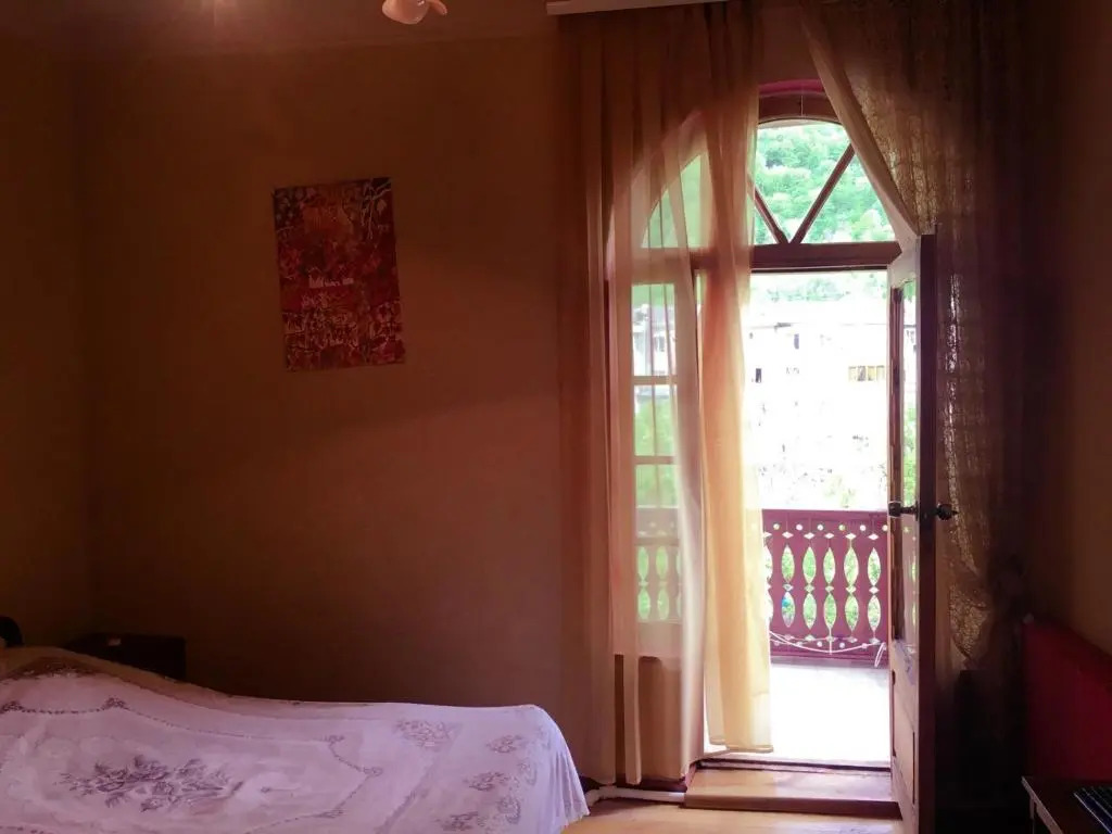 Areguni Guest House