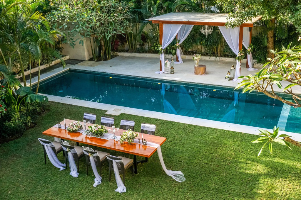 Villa Seriska Jimbaran - Spacious 5BR Private Pool Villa with Private Cook, Spa & Tour