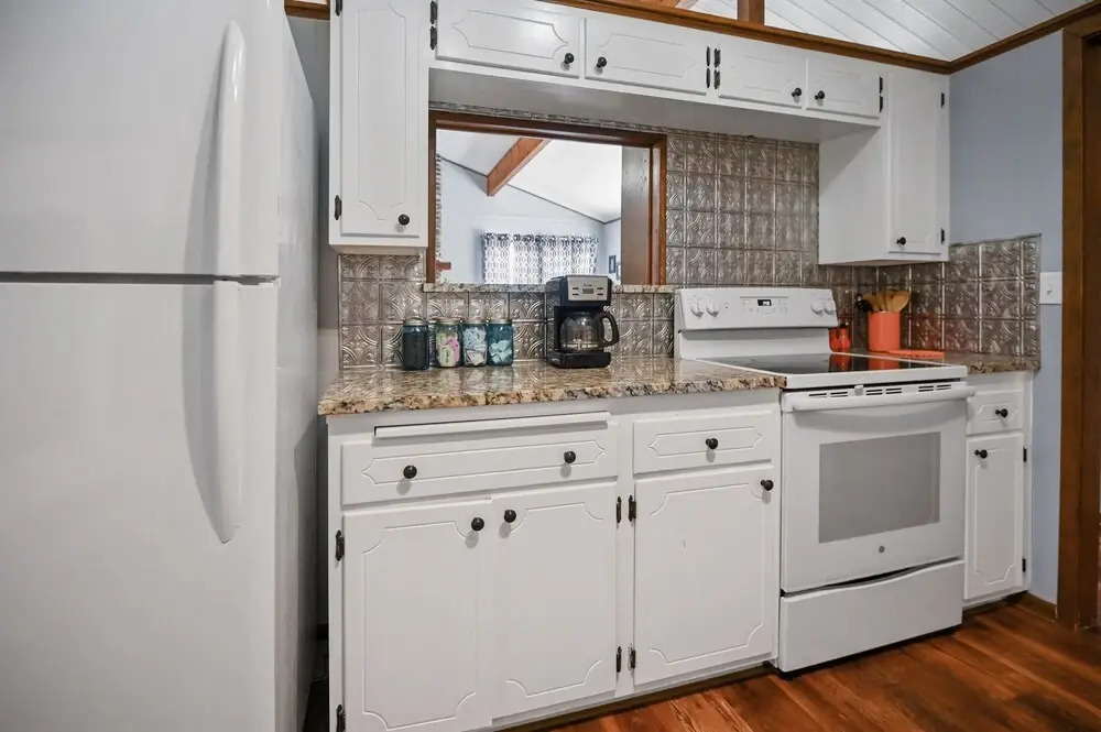 Hill Top Cottage - Dog Friendly 4 Bedroom Home by RedAwning