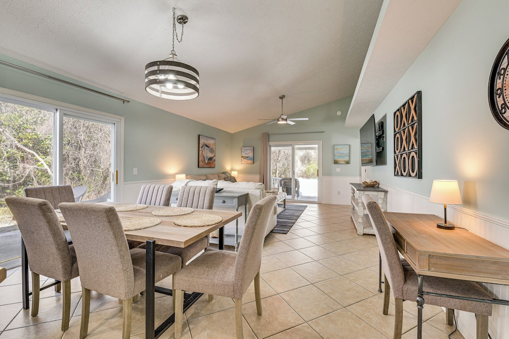 1 Mi From Beach, Private Yard + Community Pools