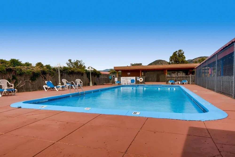 Pecos Trail Inn