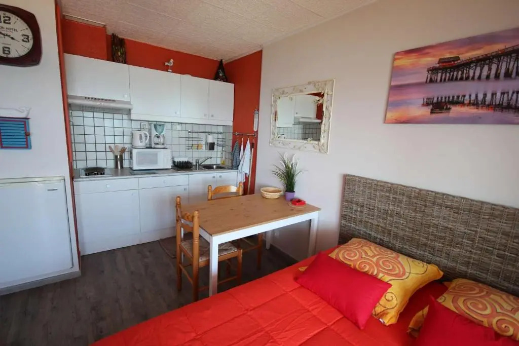 Studio climatise 2 couchages, Wifi, VUE MER directement à PORTIRAGNES PLAGE LXBFM10
