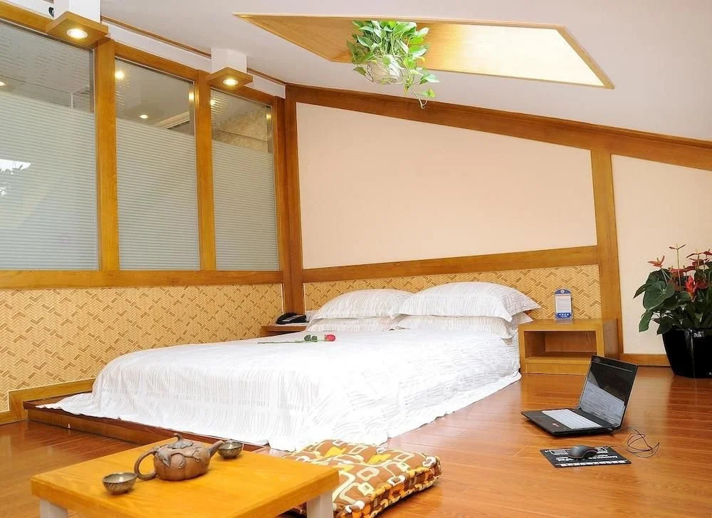 Sanqingshan Fashion Ya She Hotel