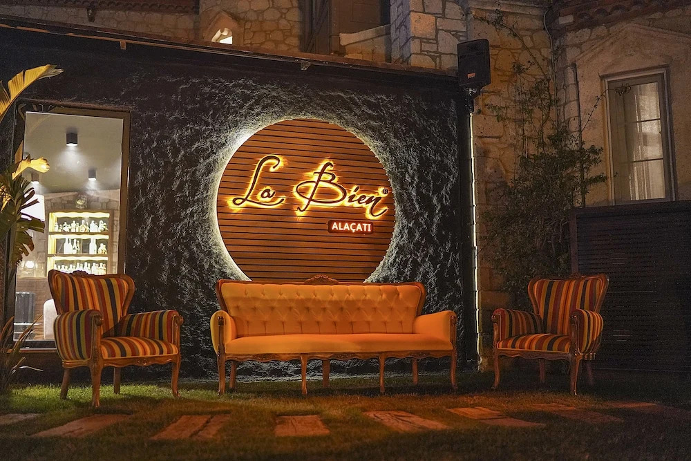LA BİEN ALAÇATI by ALİİS