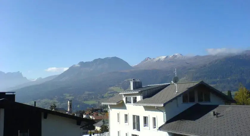 Ela