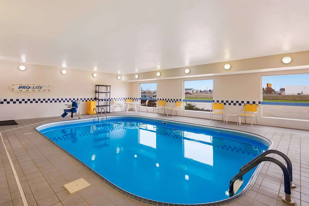 AmericInn by Wyndham Minot