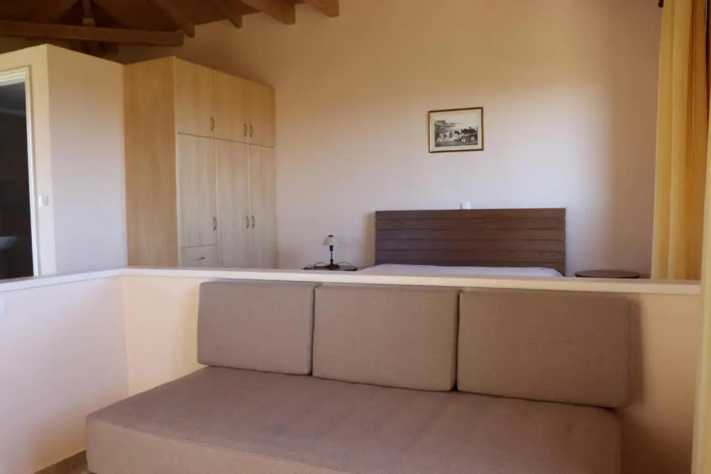 TAKIS BIZOS House 1