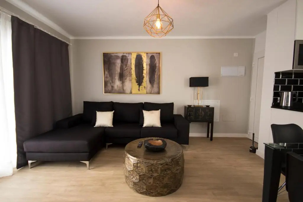 Flower Beach Suite 6