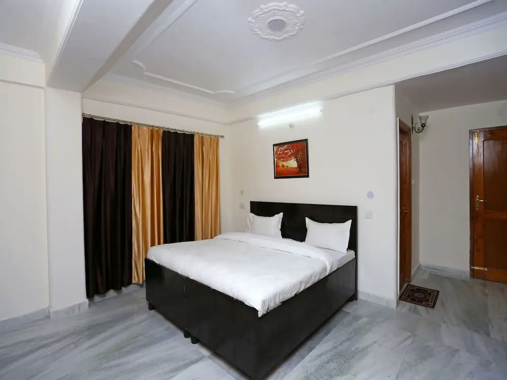 OYO 9102 Home Cozy 3BHK Near Mall Road