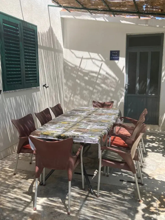 House Sahara