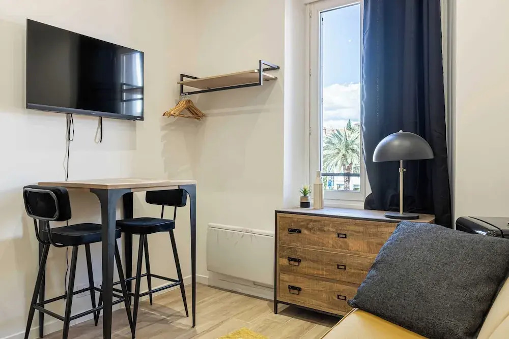 Renovated Studio - Cannes Center - Bright