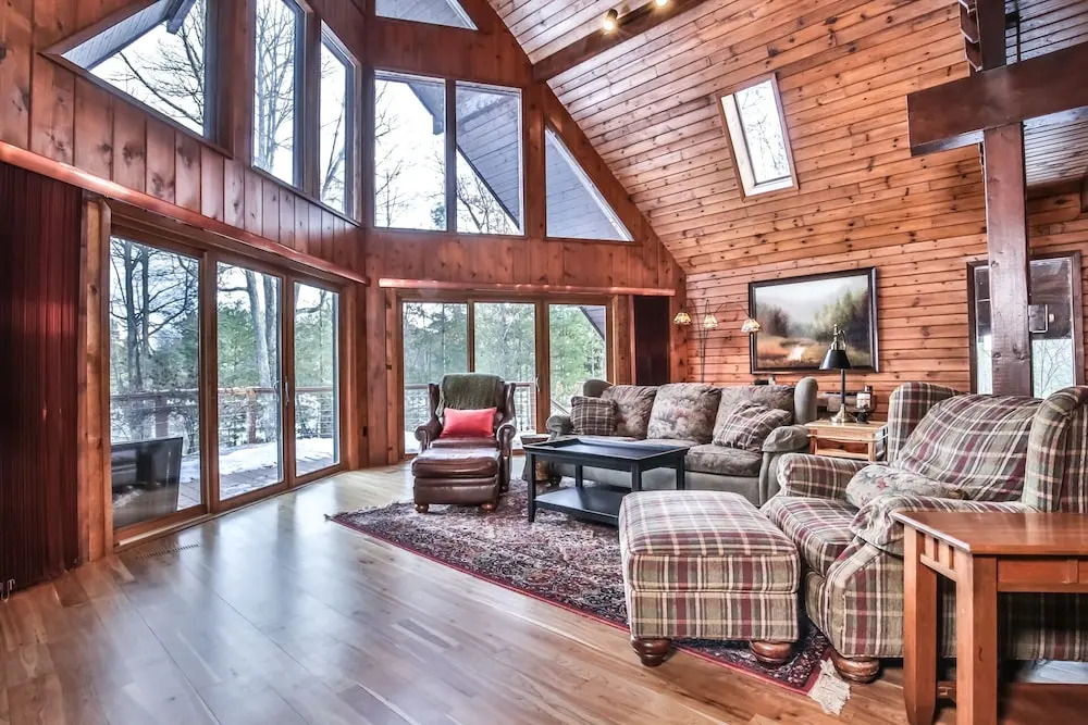 Pickerel Lodge - 4 Br Home